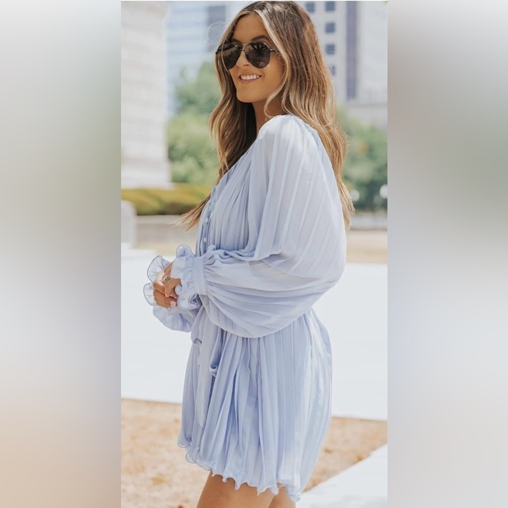 Women’s Sky Blue Pleated Ruffled V-Neck Long Sleeve Romper Size XL - Picture 3 of 15